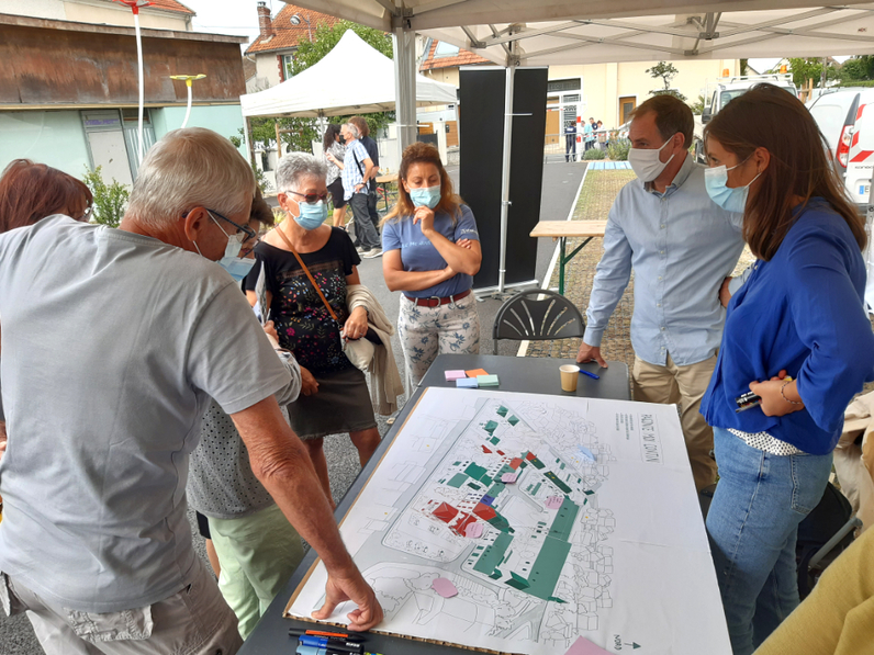 Présentation du projet de la ferme de Contin lors des Journées européennes du patrimoine.